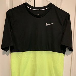 Nike men’s DRI-FIT running shirt size M